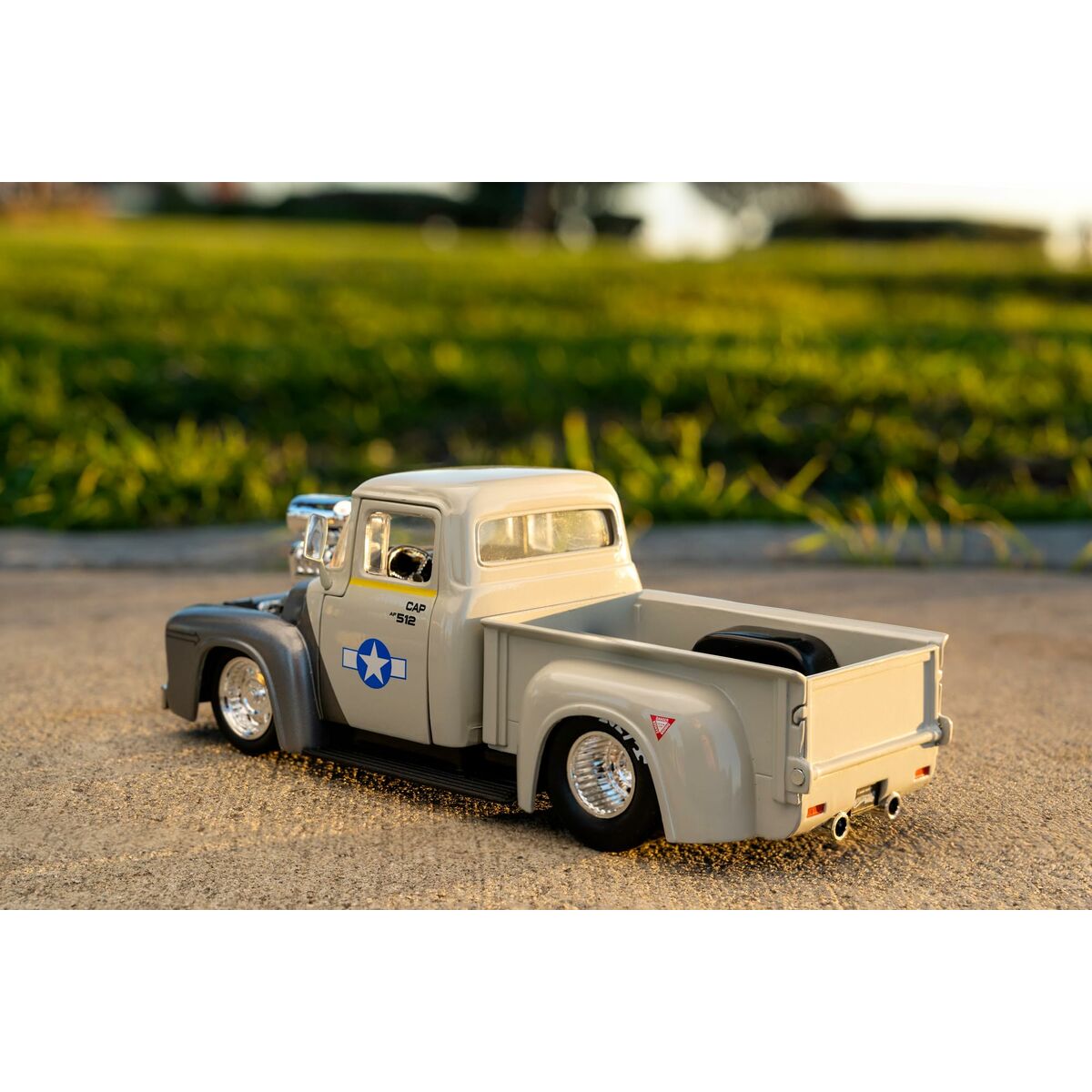 Lorry Street Fighter Gille 1956 Ford F-100 - Little Baby Shop